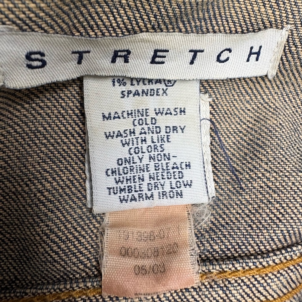 VINTAGE GAP Classic Blue Jean Jacket - Picture 4 of 5